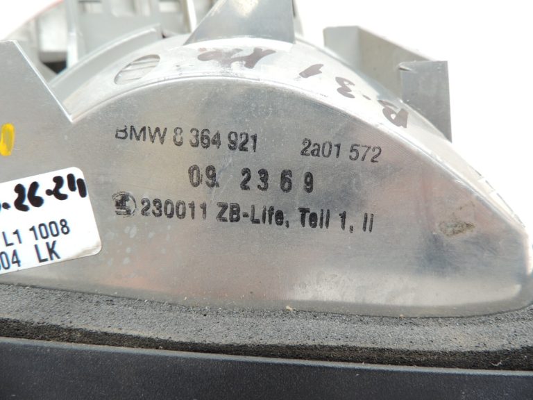 Oriģinālais BMW E46 3. sērijas salona aizmugurējais aizmugurējais kreisais aizmugurējais lukturis 63218364921