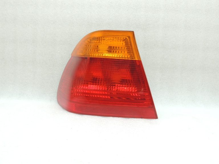 Oriģinālais BMW E46 3. sērijas salona aizmugurējais aizmugurējais kreisais aizmugurējais lukturis 63218364921