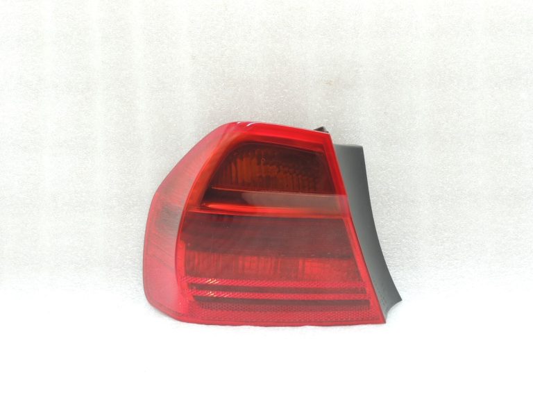 BMW E90 salona aizmugurējais aizmugurējais kreisais ārējais aizmugurējais lukturis 63216937457