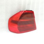 BMW E90 salona aizmugurējais aizmugurējais kreisais ārējais aizmugurējais lukturis 63216937457