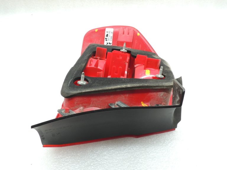 BMW E90 salona aizmugurējais lukturis aizmugurējais labais ārējais aizmugurējais lukturis 63216937458