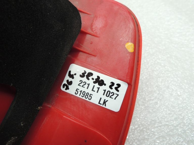 BMW E90 salona aizmugurējais lukturis aizmugurējais labais ārējais aizmugurējais lukturis 63216937458