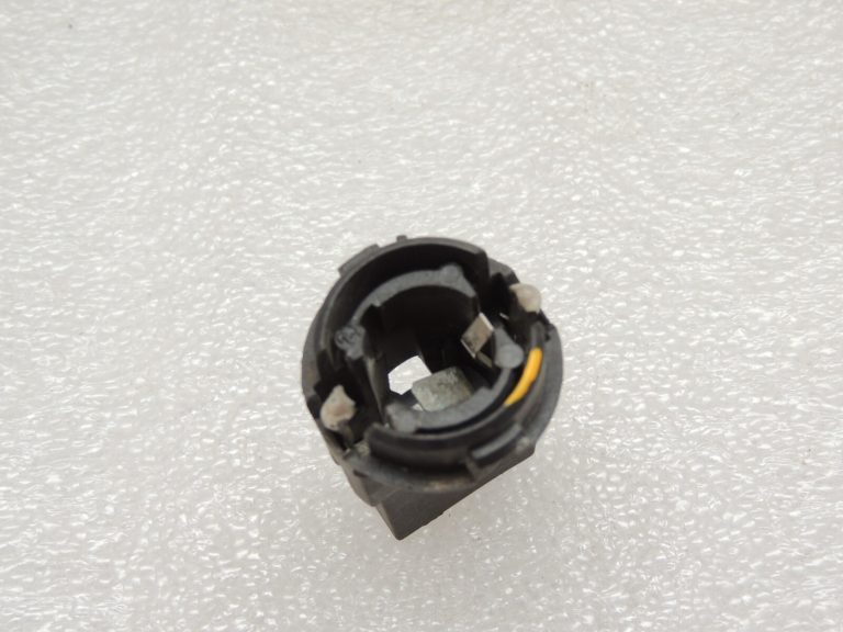 BMW E61 kombi aizmugurējā luktura spuldzes turētājs 63211387697