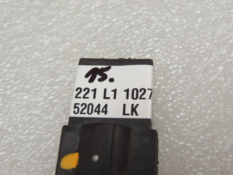 BMW E61 kombi aizmugurējā luktura spuldzes turētājs 63211387697