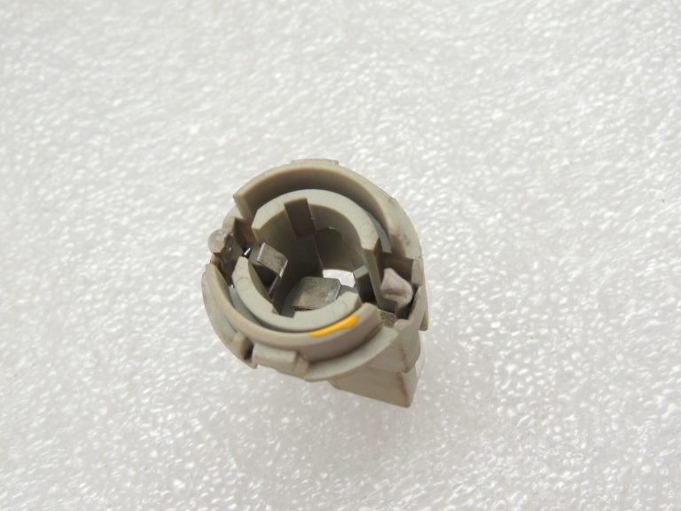BMW E61 kombi aizmugurējā luktura spuldzes turētājs 63132489804