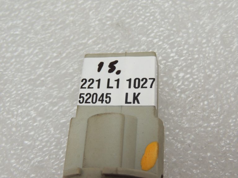 BMW E61 kombi aizmugurējā luktura spuldzes turētājs 63132489804