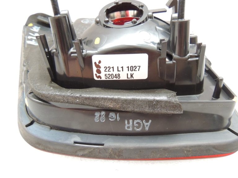 Chevrolet Orlando I J309 Aizmugurējā kreisā iekšējā aizmugurējā gaisma 42334061
