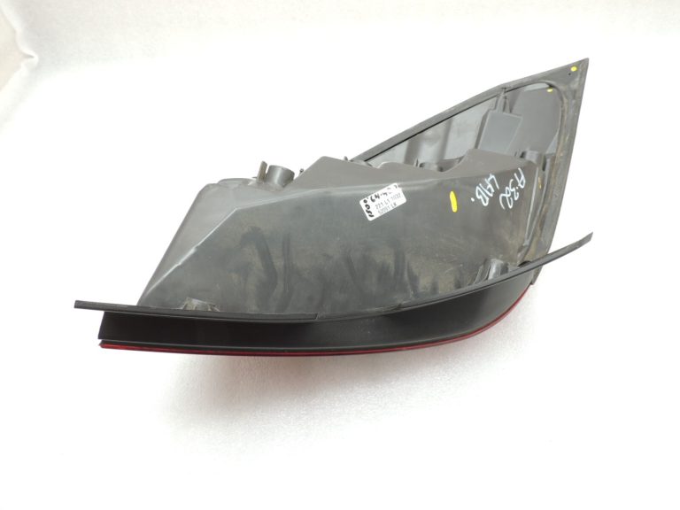 Opel Antara aizmugurējais labais aizmugurējais lukturis 96673816