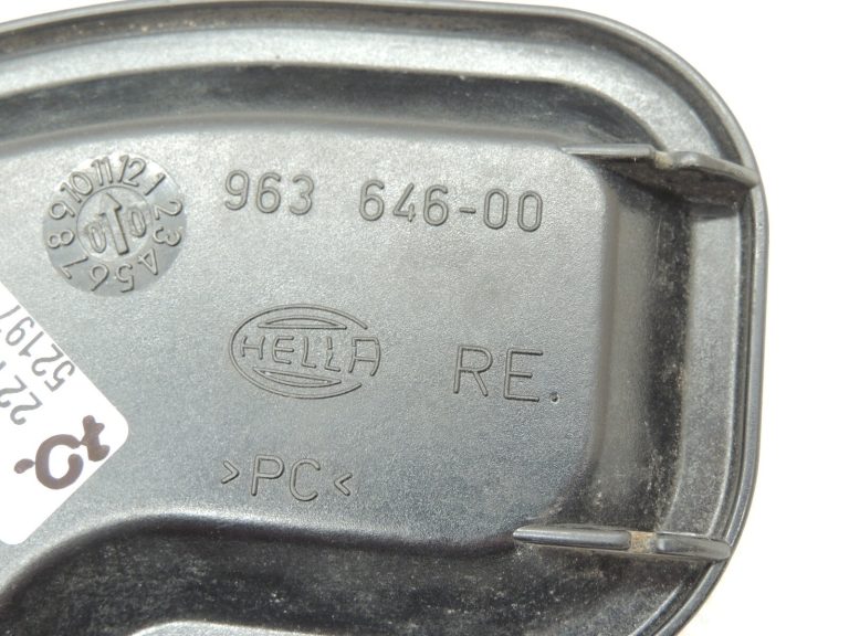 VW Bora 1J Halogēna priekšējā luktura vāciņš labajā pusē 1J5941608