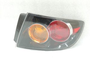 Mazda 3 Sedans Ārējais labais aizmugurējais lukturis BN8P-51-170E