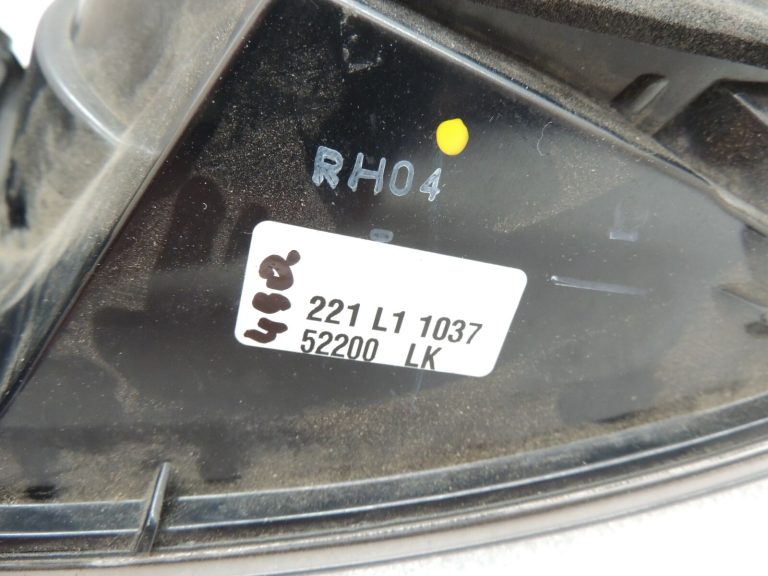 Mazda 3 Sedans Ārējais labais aizmugurējais lukturis BN8P-51-170E