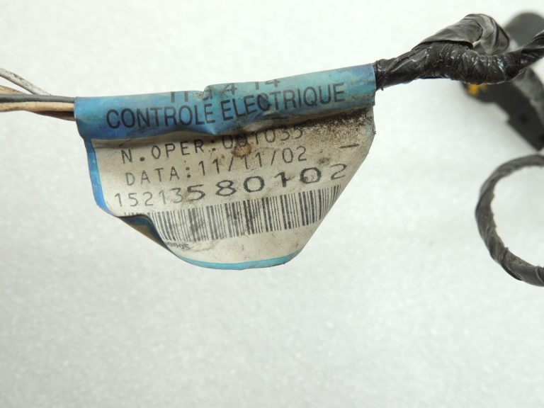 Renault Laguna II Hečbeks Aizmugurējā parkošanās palīgierīces vadu instalācija ar sensoru 8200049263
