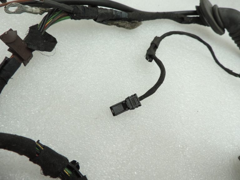 Volvo V50 bagāžnieka vāka elektroinstalācijas instalācija 30724275 30762136
