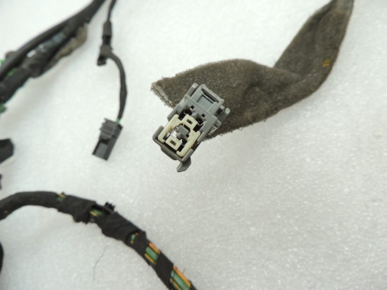 Volvo V50 bagāžnieka vāka elektroinstalācijas instalācija 30724275 30762136