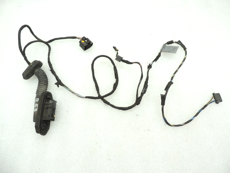 BMW E60 salona aizmugurējo durvju elektroinstalācijas siksna kreisā vai labā 6926480