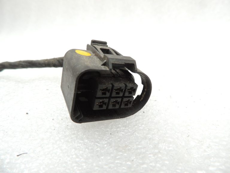 BMW E60 salona aizmugurējo durvju elektroinstalācijas siksna kreisā vai labā 6926480