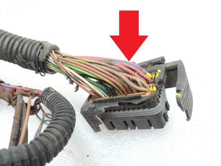 Opel Astra H 1,7CDTi Z17DTH Dzinēja elektroinstalācija 55352107 Neliels defekts!