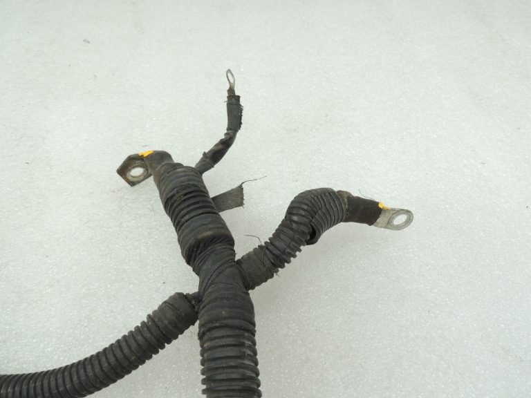 Opel Astra H akumulatora vadu instalācija 24468364 55561071 W6G Mazs defekts
