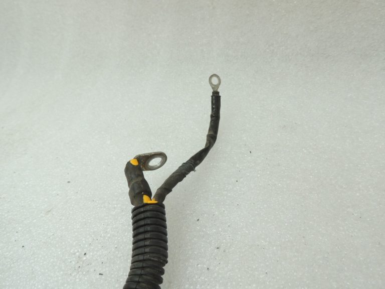 Opel Astra H akumulatora vadu instalācija 24468364 55561071 W6G Mazs defekts