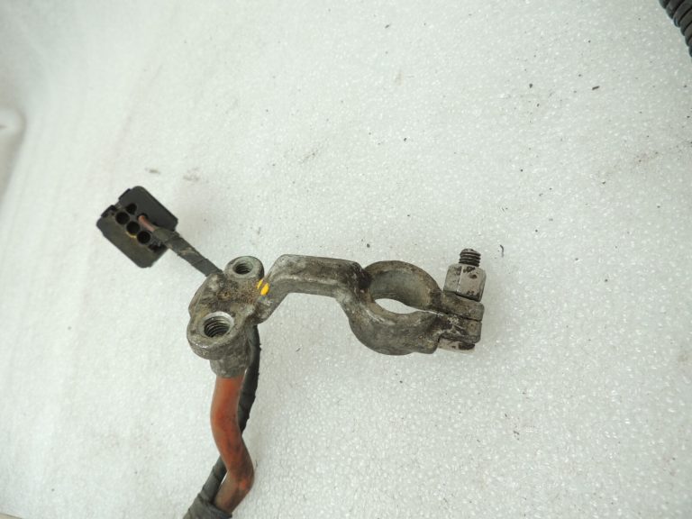 Opel Astra H akumulatora vadu instalācija 24468364 55561071 W6G Mazs defekts
