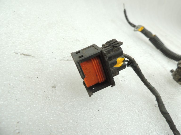 Opel Astra H akumulatora vadu instalācija 24468364 55561071 W6G Mazs defekts