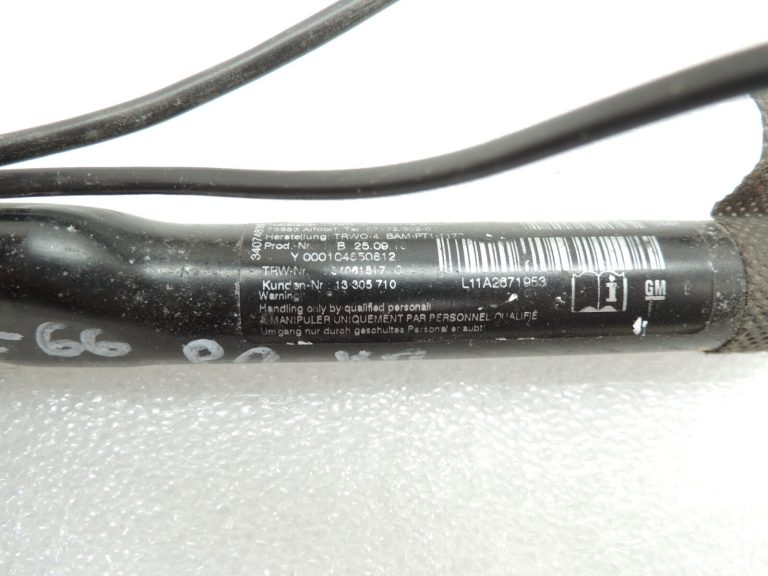 Opel Meriva B drošības jostu spriegotāju komplekts priekšējais kreisais 13305710 13305708