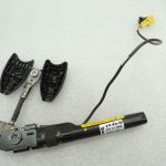 Opel Meriva B drošības jostu spriegotāju komplekts priekšējais labais 13305711 39050200