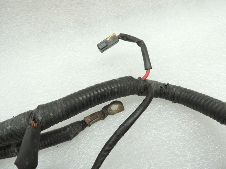 Mazda 6 GG GY 2,3i L3 benzīna motora elektroinstalācijas GJ6E6707070H