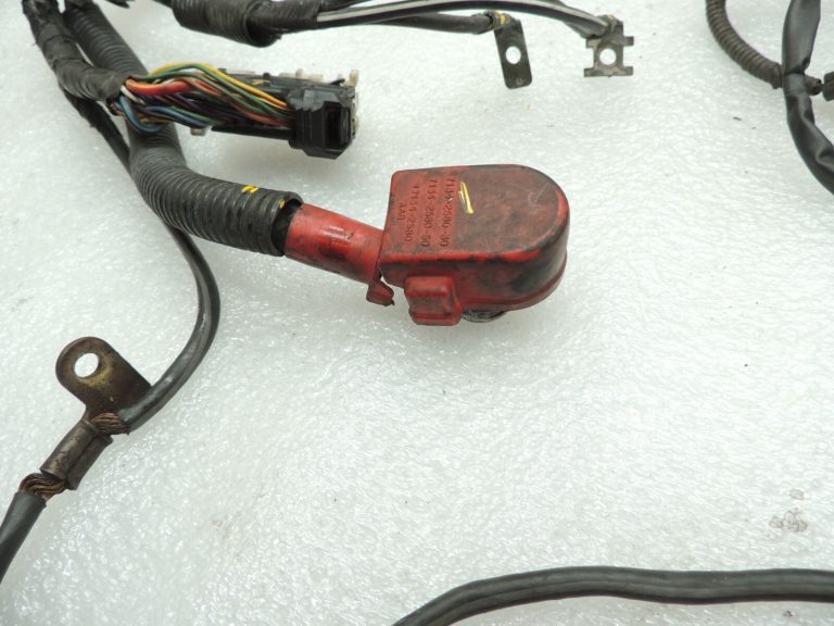 Mazda 6 GG GY 2,3i L3 benzīna motora elektroinstalācijas GJ6E6707070H