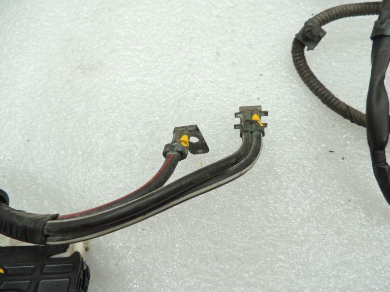 Mazda 6 GG GY 2,3i L3 benzīna motora elektroinstalācijas GJ6E6707070H