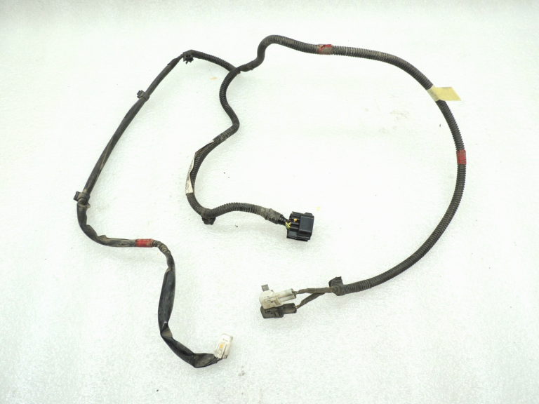 Suzuki Grand Vitara I SQ420 2.0i benzīna degvielas sūkņa elektroinstalācijas 3684065D20