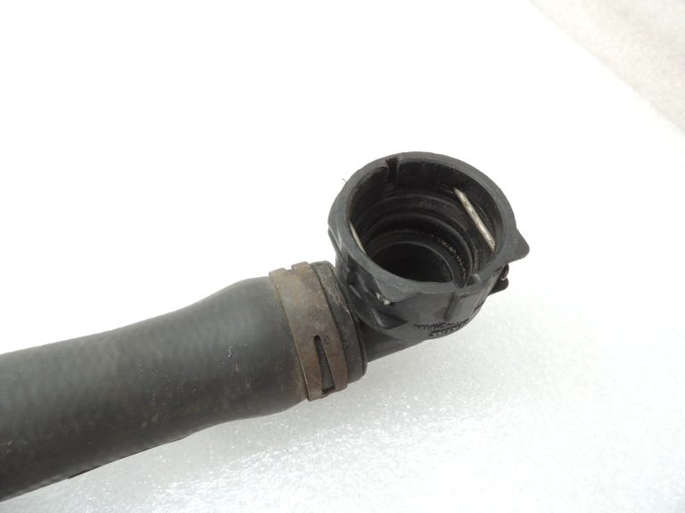 Oriģināla VW VAG SKODA dzesēšanas šķidruma šļūtene 5N0122051AJ
