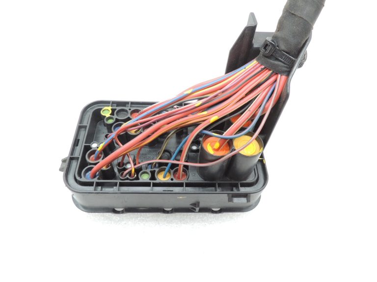 Oriģināls VW Skoda Skoda drošinātāju kārbas kontaktdakšu remonta komplekts 40-pin 1K0937700B