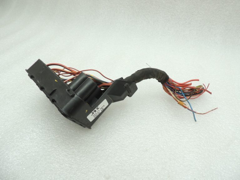 Oriģināls VW Skoda Skoda drošinātāju kārbas kontaktdakšu remonta komplekts 40-pin 1K0937700B