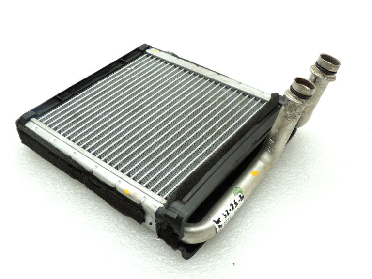 VW Tiguan 5N siltummainis radiatora dzesētāja sildītājs Nissens 3C0819031