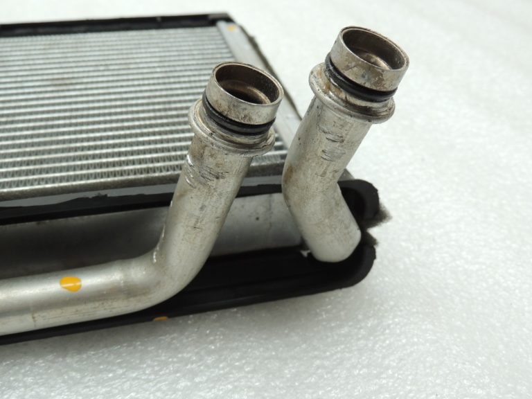 VW Tiguan 5N siltummainis radiatora dzesētāja sildītājs Nissens 3C0819031