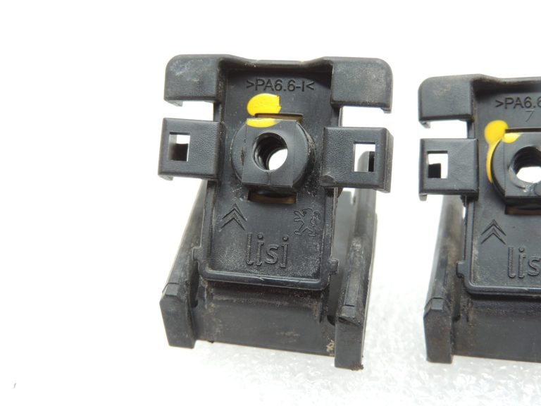 Peugeot PSA PSA Citroen Logu stiprinājuma klipsis pāris 922760