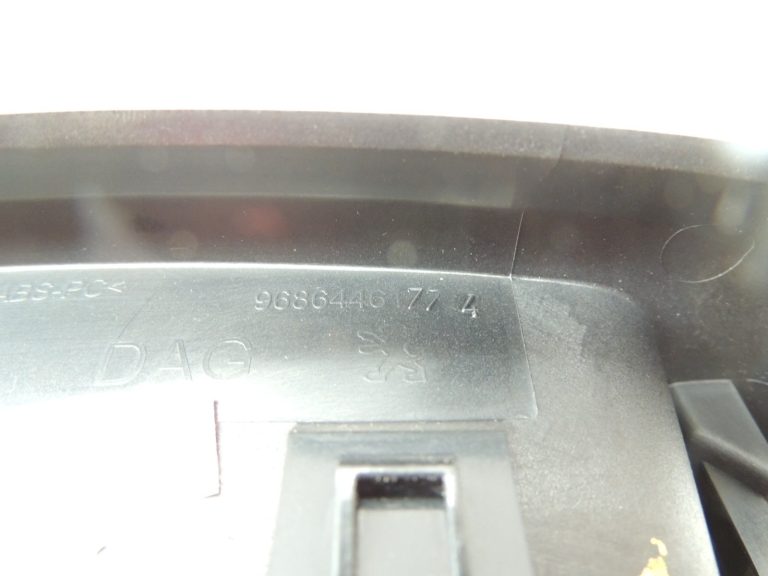 Peugeot 508 I LHD instrumentu paneļa head-up displeja paneļi 8247Y6
