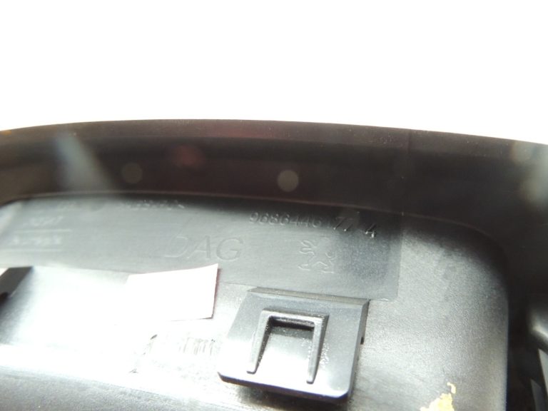 Peugeot 508 I LHD instrumentu paneļa head-up displeja paneļi 8247Y6