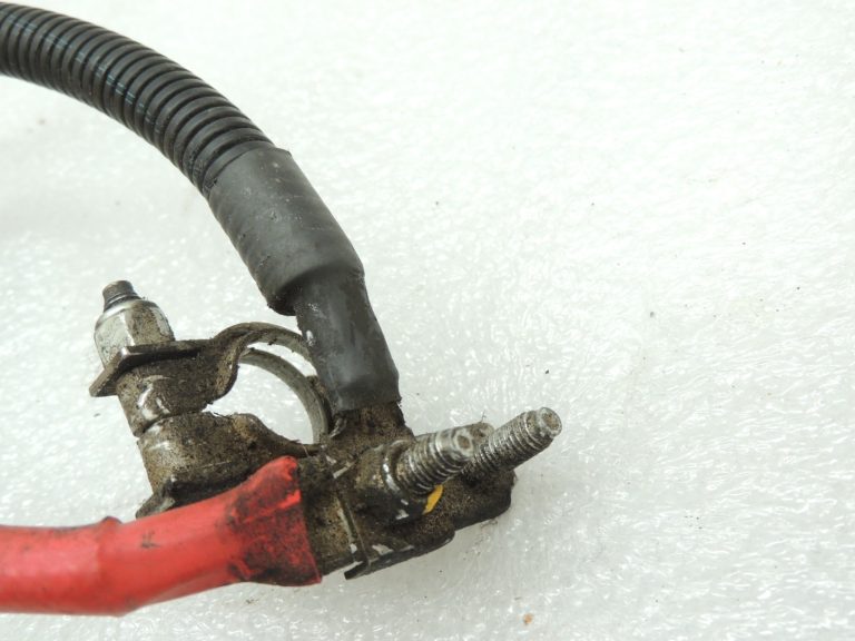 Fiat Panda 500 benzīna startera motora vadu instalācija pozitīvais termināls 51812754