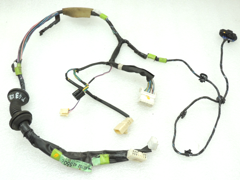 Toyota Rav4 II A20 3 durvju durvju elektroinstalācijas instalācija priekšējo kreiso durvju elektroinstalācijas instalācija 82152-42550