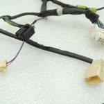 Toyota Rav4 II A20 3 durvju durvju elektroinstalācijas instalācija priekšējo kreiso durvju elektroinstalācijas instalācija 82152-42550