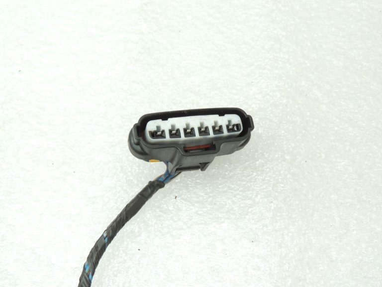 Toyota Rav4 II A20 3 durvju durvju elektroinstalācijas instalācija priekšējo kreiso durvju elektroinstalācijas instalācija 82152-42550