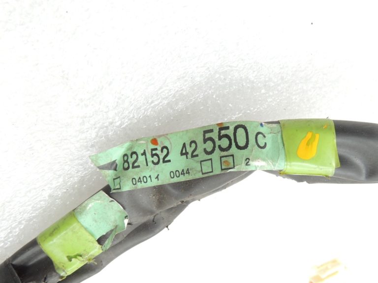 Toyota Rav4 II A20 3 durvju durvju elektroinstalācijas instalācija priekšējo kreiso durvju elektroinstalācijas instalācija 82152-42550