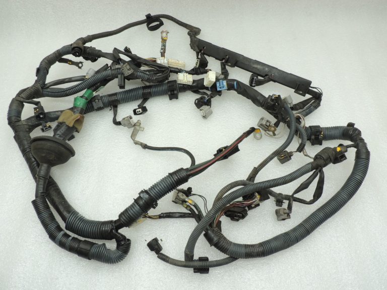 Toyota Rav4 II A20 1.8i benzīna 1ZZFE motora elektroinstalācija 8212142720