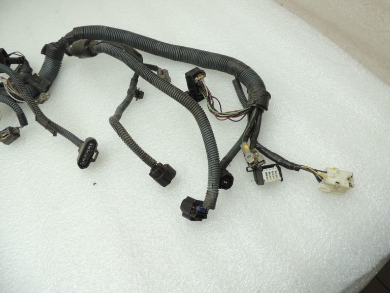 Toyota Rav4 II A20 1.8i benzīna 1ZZFE motora elektroinstalācija 8212142720