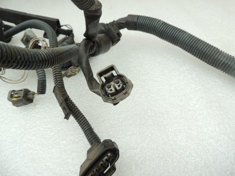 Toyota Rav4 II A20 1.8i benzīna 1ZZFE motora elektroinstalācija 8212142720
