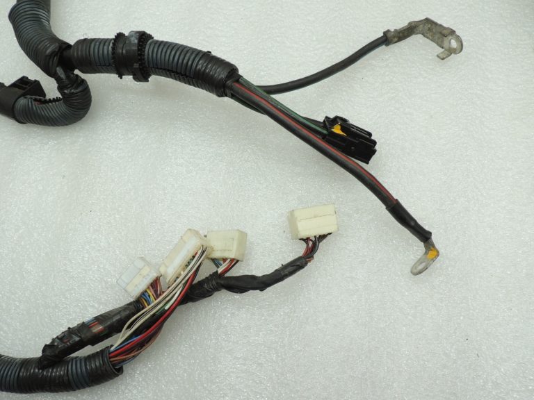 Toyota Rav4 II A20 1.8i benzīna 1ZZFE motora elektroinstalācija 8212142720
