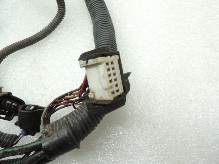 Toyota Rav4 II A20 1.8i benzīna 1ZZFE motora elektroinstalācija 8212142720