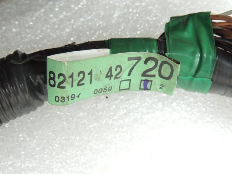 Toyota Rav4 II A20 1.8i benzīna 1ZZFE motora elektroinstalācija 8212142720